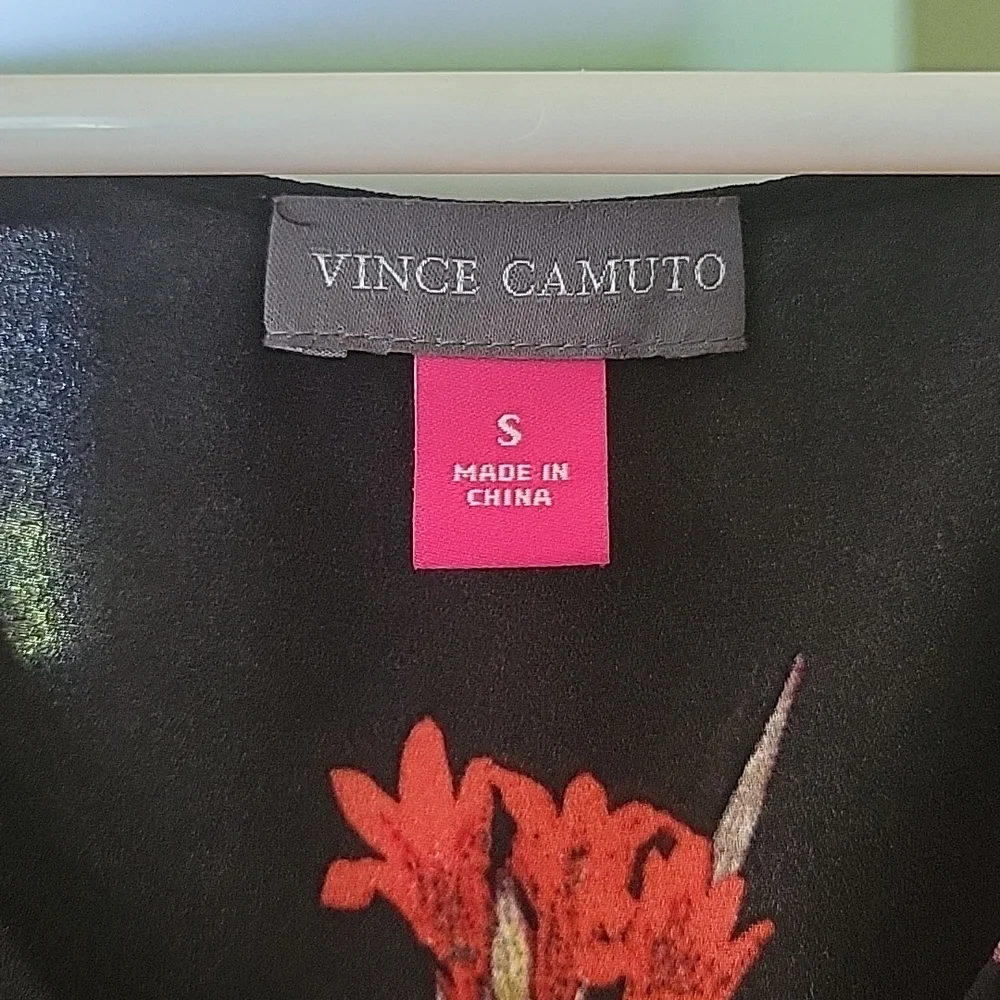 Vince Camuto Top - Picture 2 of 4